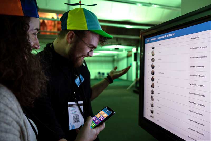 no work and all play - Toto in action