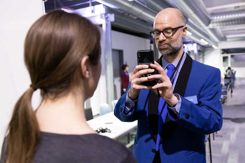 no work and all play - Toto in action